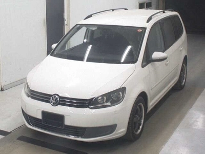 VOLKSWAGEN GOLF TOURAN