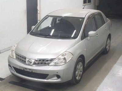 NISSAN TIIDA LATIO