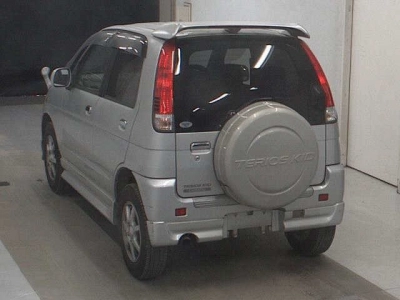 DAIHATSU TERIOS KID