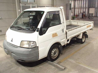 MITSUBISHI DELICA WAGON