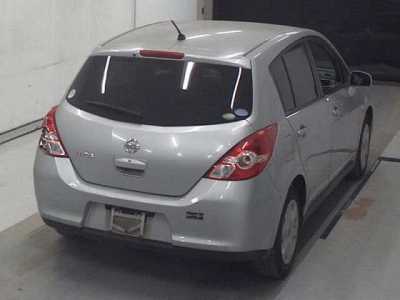 NISSAN TIIDA