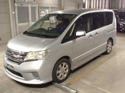 NISSAN SERENA