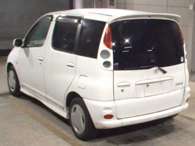 TOYOTA FUN CARGO
