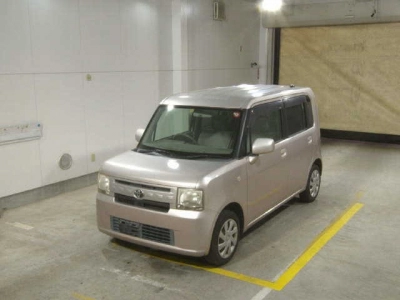 TOYOTA PIXIS SPACE