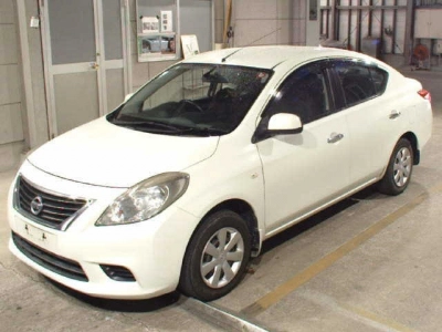 NISSAN TIIDA LATIO
