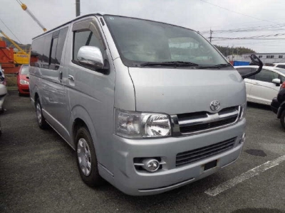 TOYOTA REGIUS ACE