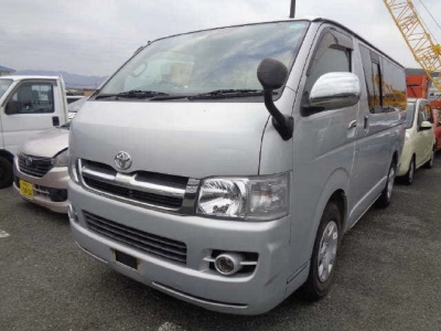 TOYOTA REGIUS ACE
