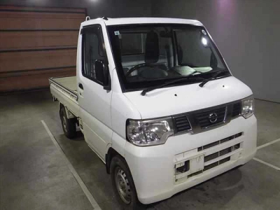 NISSAN NT100 CLIPPER