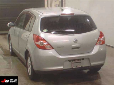 NISSAN TIIDA