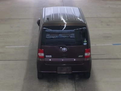 TOYOTA PIXIS SPACE