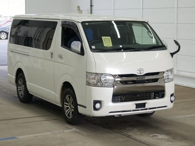 TOYOTA HIACE