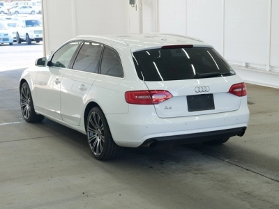 AUDI A4 AVANTE