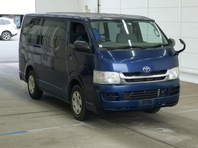 TOYOTA HIACE