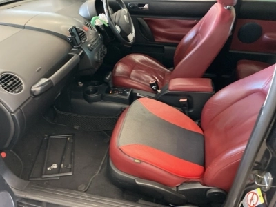 VOLKSWAGEN NEW BEETLE