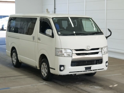 TOYOTA REGIUS ACE