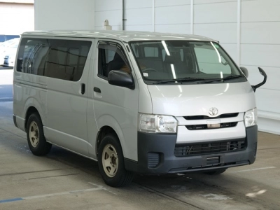 TOYOTA REGIUS ACE