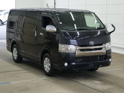 TOYOTA REGIUS ACE