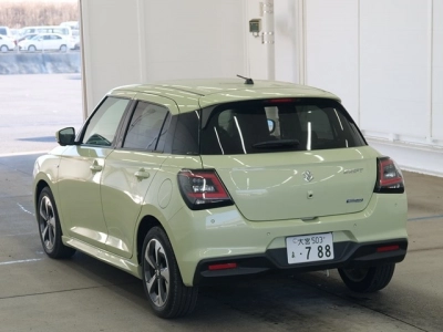 SUZUKI SWIFT