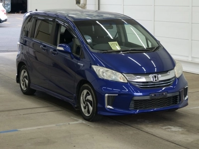 HONDA FREED HYBRID