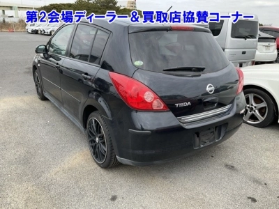 NISSAN TIIDA