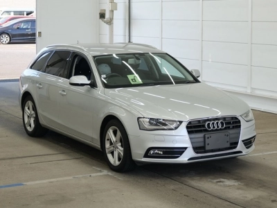 AUDI A4 AVANTE
