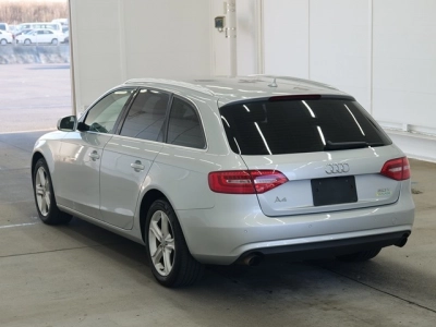 AUDI A4 AVANTE