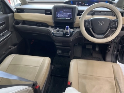 HONDA FREED HYBRID