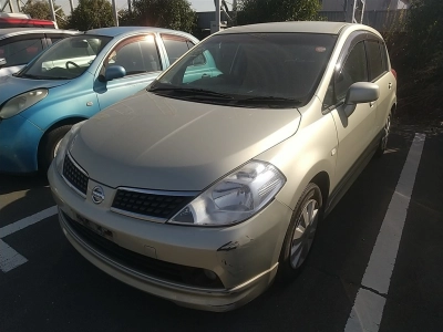 NISSAN TIIDA