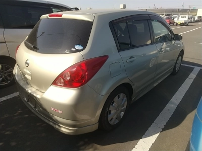 NISSAN TIIDA