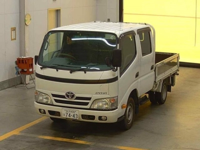 TOYOTA DYNA