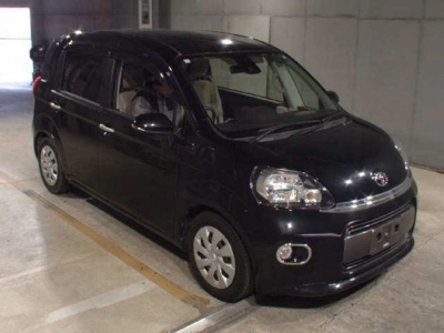 TOYOTA PORTE