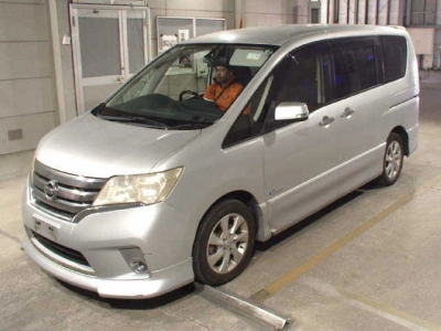 NISSAN SERENA