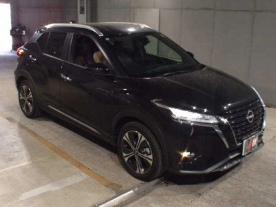 NISSAN KICKS
