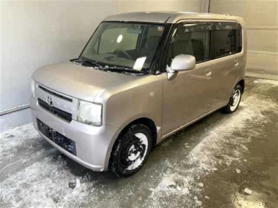 TOYOTA PIXIS SPACE