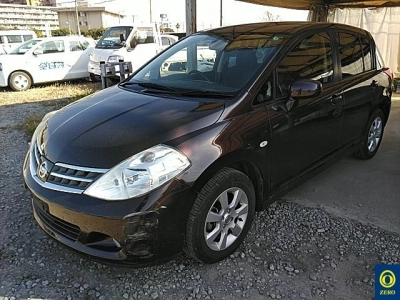 NISSAN TIIDA