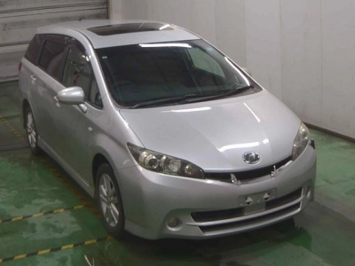 TOYOTA WISH