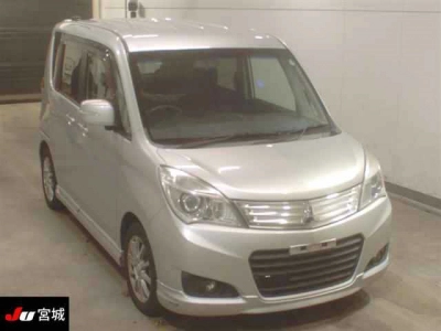 MITSUBISHI DELICA D:2