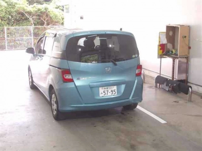 HONDA FREED SPIKE