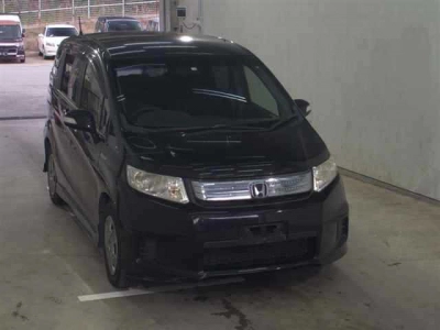 HONDA FREED SPIKE