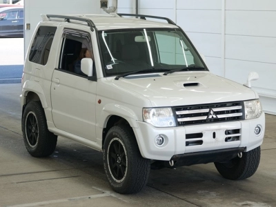 MITSUBISHI PAJERO MINI