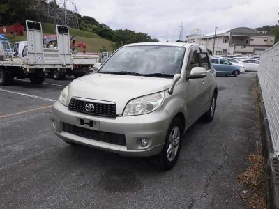 TOYOTA RUSH