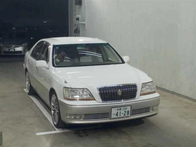 TOYOTA CROWN MAJESTA