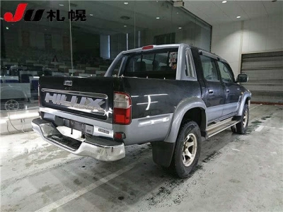 TOYOTA HILUX PICK UP