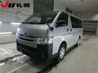 TOYOTA REGIUS VAN