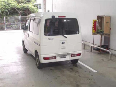 TOYOTA PIXIS VAN