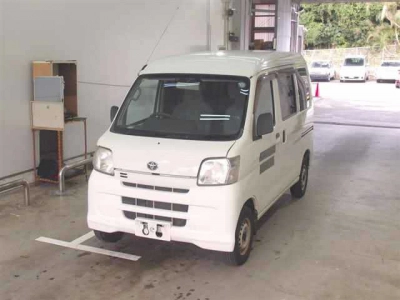 TOYOTA PIXIS VAN