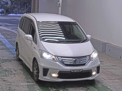 HONDA FREED HYBRID