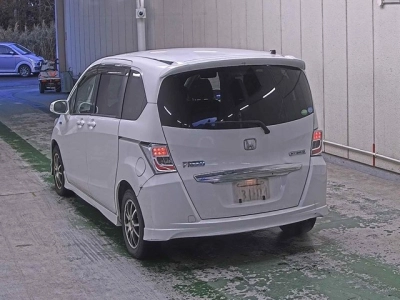 HONDA FREED HYBRID