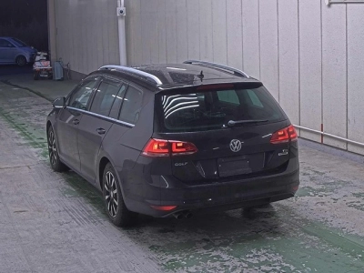 VOLKSWAGEN GOLF VARIANT