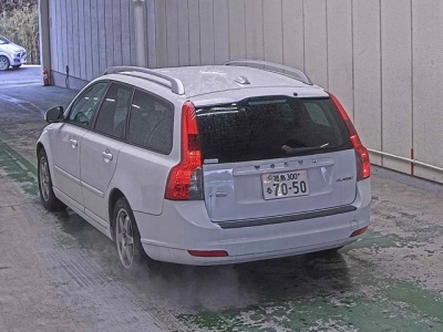 VOLVO V50